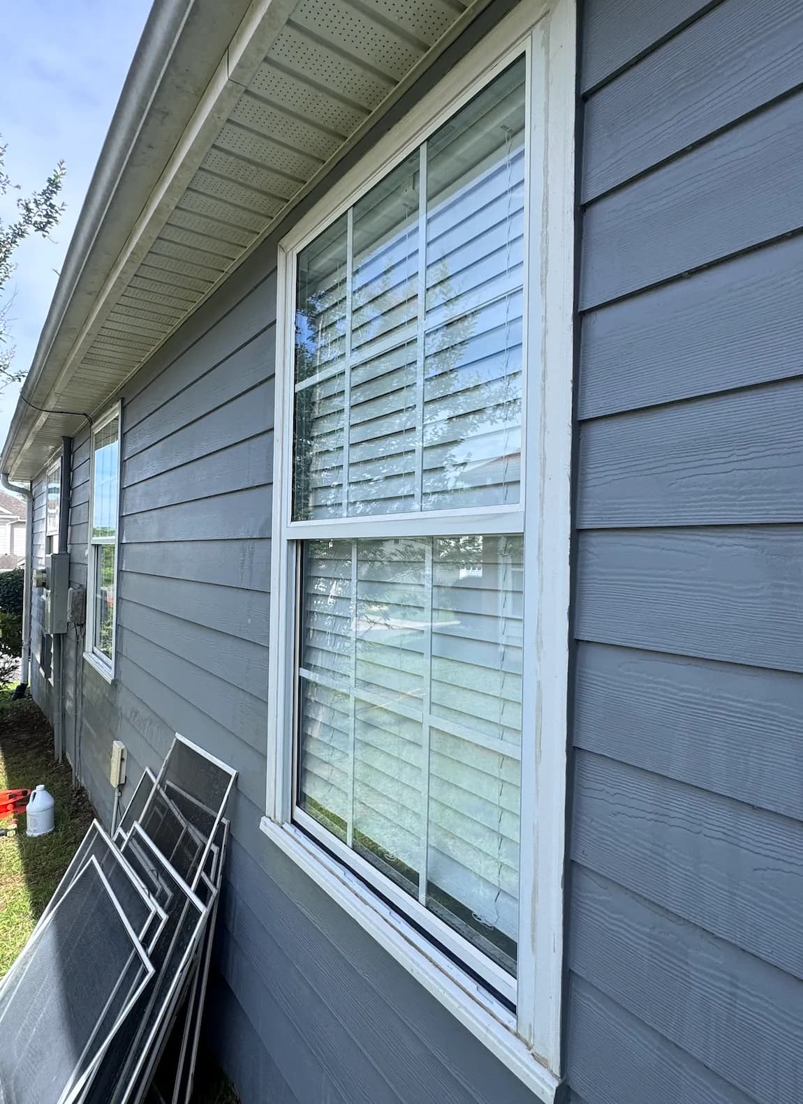 Residential window in Tallahassee — after cleaning by TEX Window Cleaning